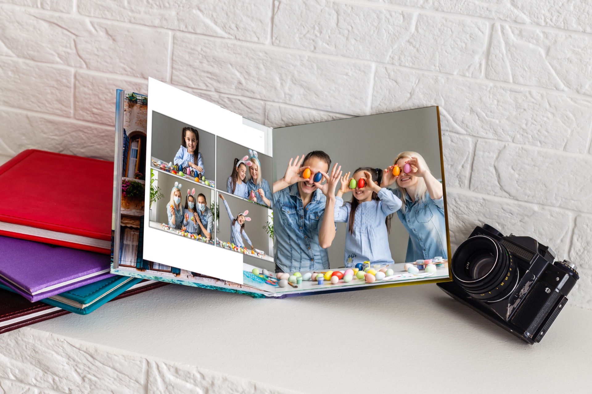 An open Storyline photo book spread